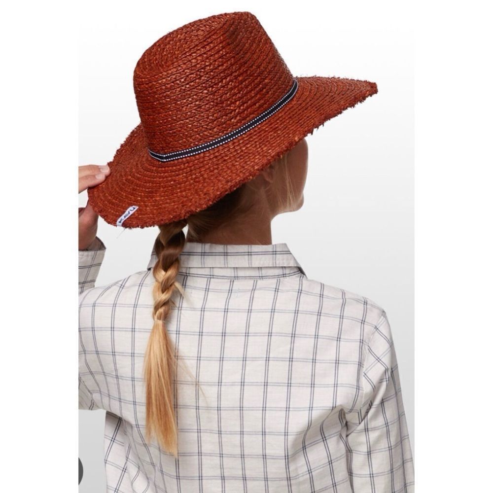 Kavu Flores Hat in chestnut brown